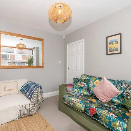 Pass The Keys Urban Charm - Near Headingley - Driveway Parking Holiday home Leeds (West Yorkshire)