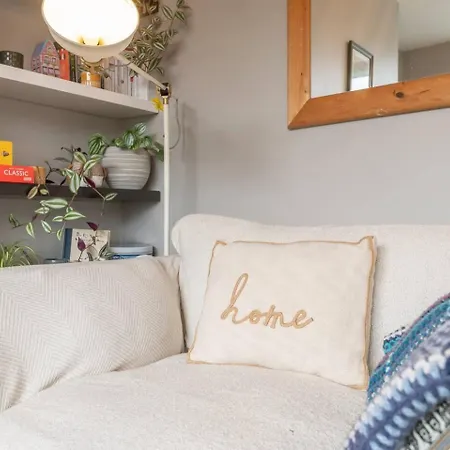 Holiday home Pass The Keys Urban Charm - Near Headingley - Driveway Parking *