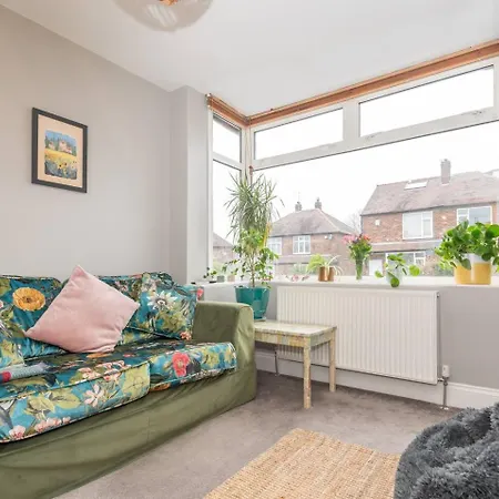 Holiday home Pass The Keys Urban Charm - Near Headingley - Driveway Parking Leeds (West Yorkshire)