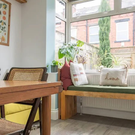Holiday home Pass The Keys Urban Charm - Near Headingley - Driveway Parking