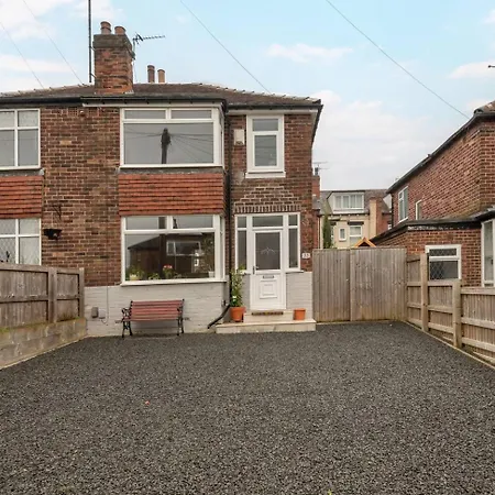 Holiday home Pass The Keys Urban Charm - Near Headingley - Driveway Parking *